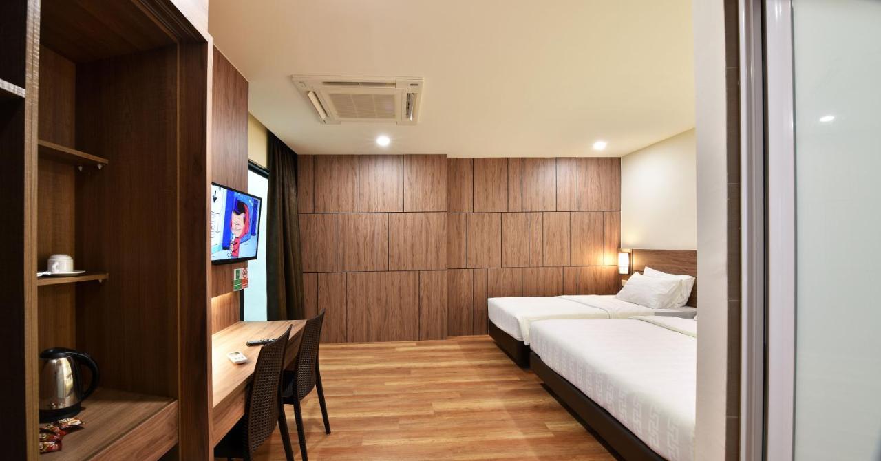 Yangtze Hotel 长江酒店 Джохор-Бару Экстерьер фото